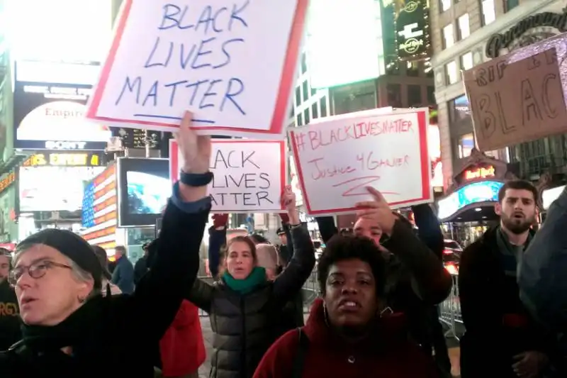 proteste a new york contro la 