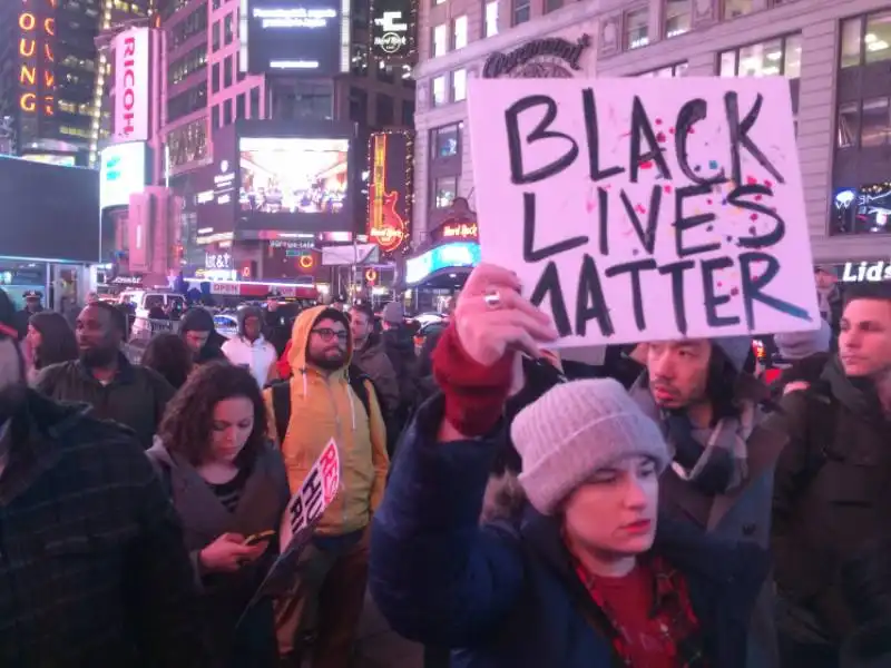 proteste a new york contro la 