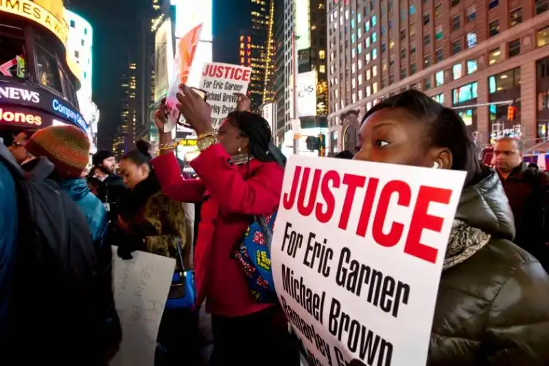 proteste a new york contro la 