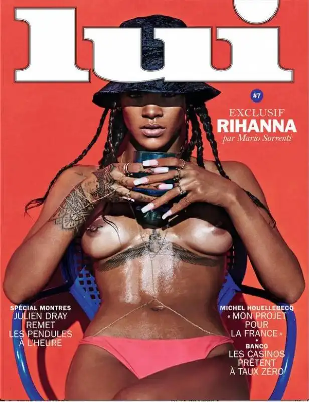 rihanna topless su lui