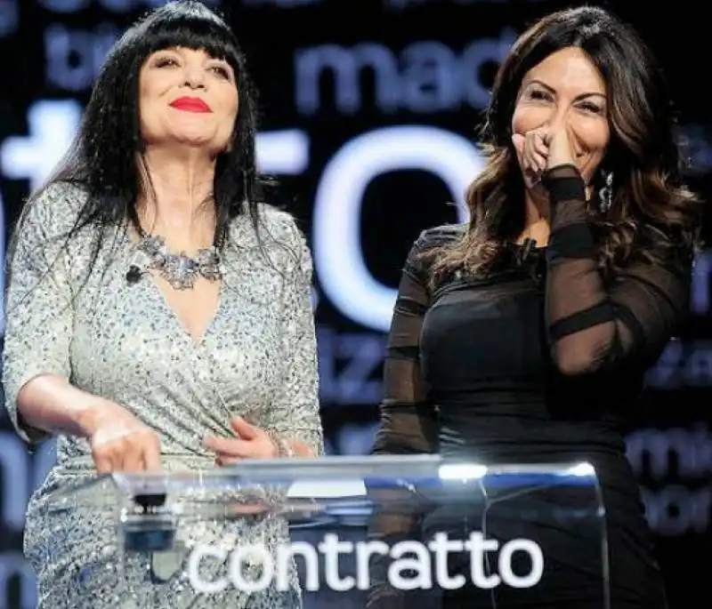 stefania nobile e sabrina ferilli agon channel contratto