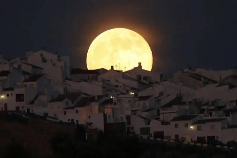 super luna spagna