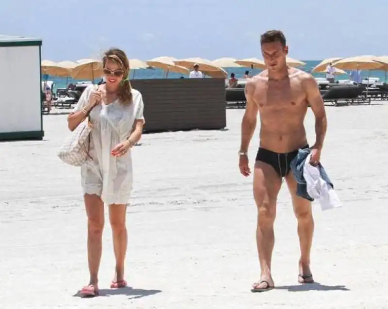 totti e ilary a miami