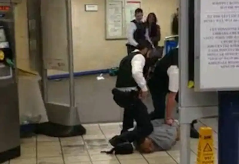 aggressione nella metropolitana di londra    10