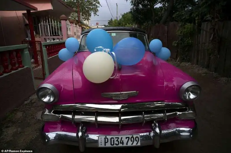 auto classica americana per la quinceanera di daniela santos torres