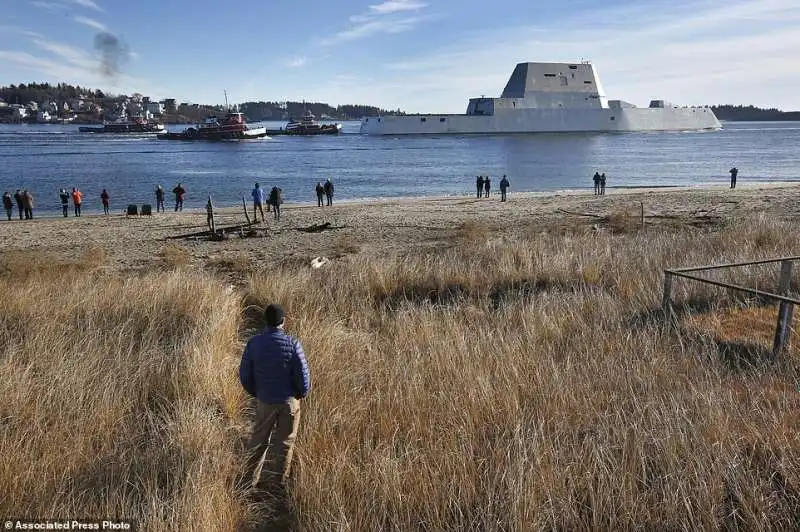 cacciatorpediniere uss zumwalt 7