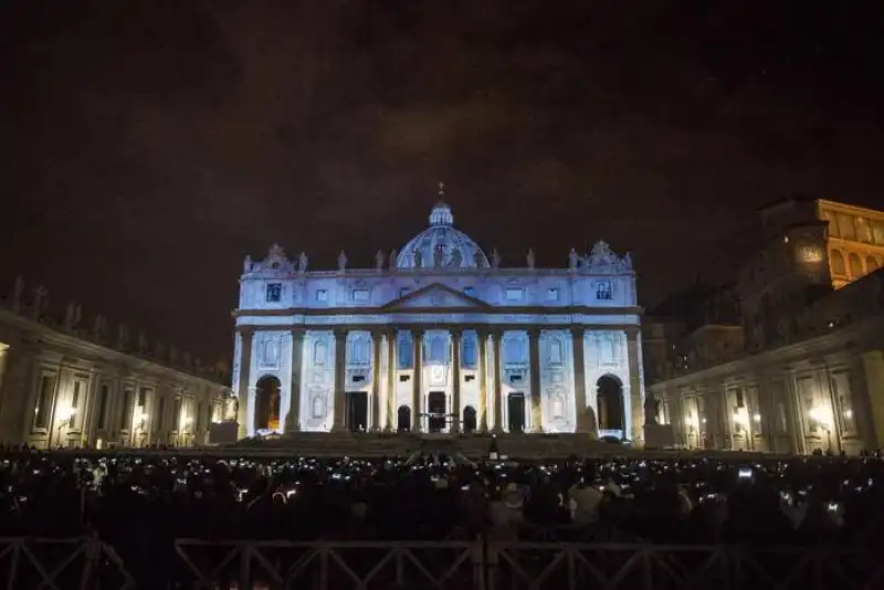 giubileo   giochi di luce a san pietro   3