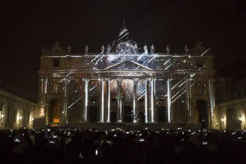 giubileo   giochi di luce a san pietro   9