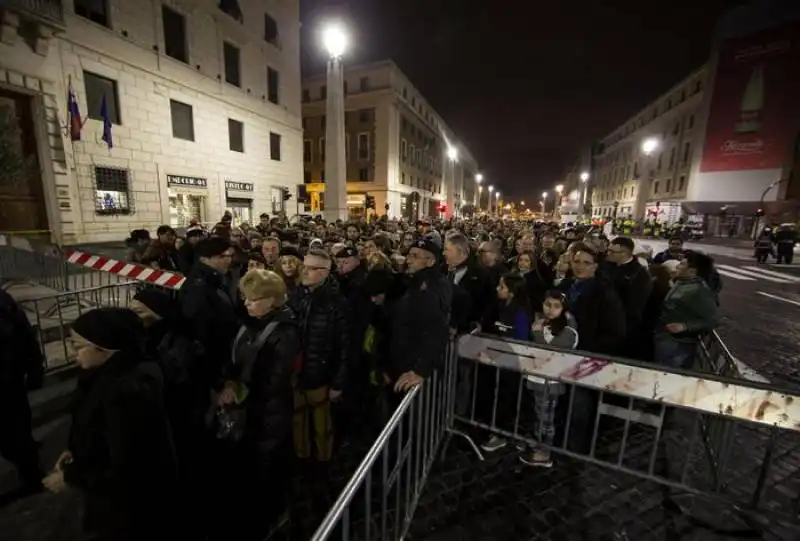 giubileo   la folla a san pietro 6