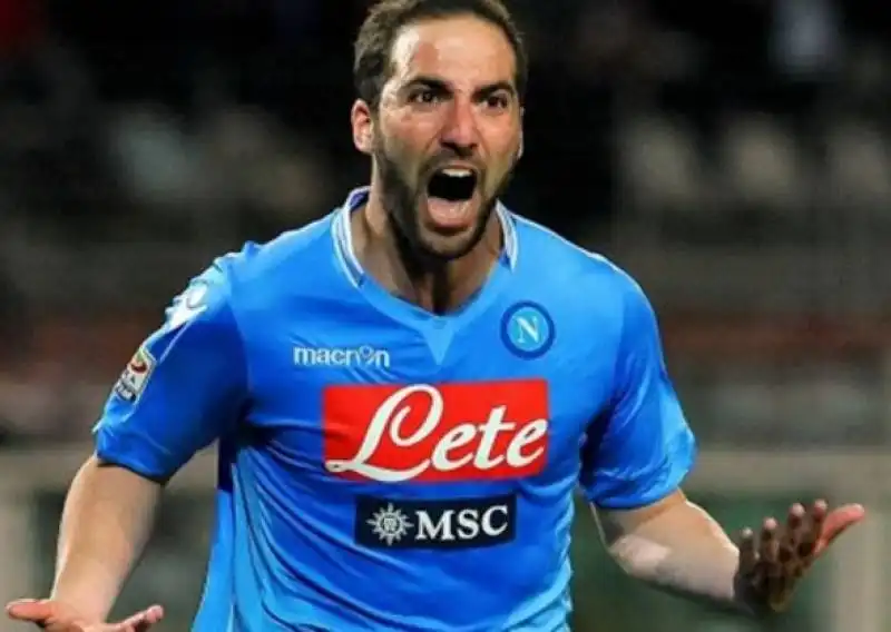 gonzalo higuain  9