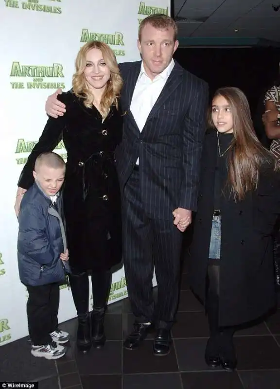 guy ritchie e madonna con rocco e lourdes