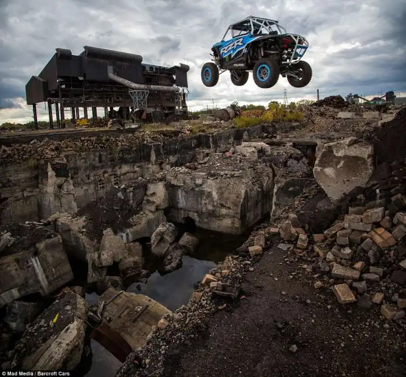 il salto da record di un buggy