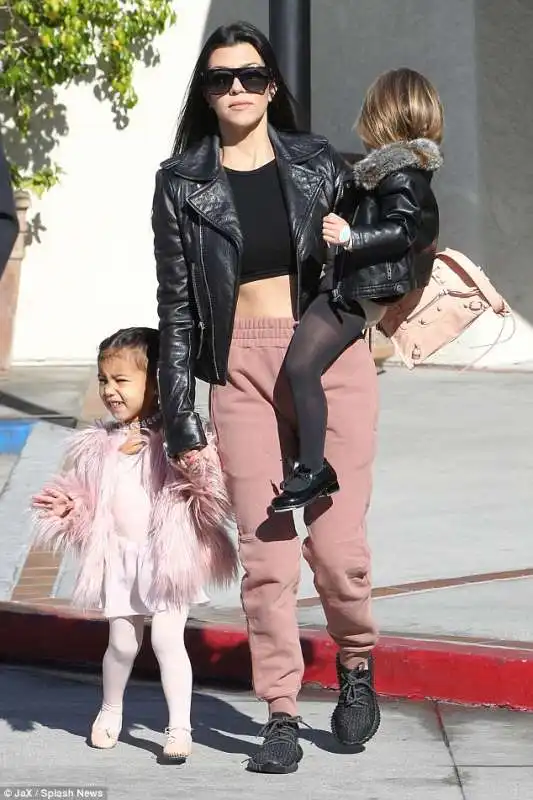 kourtney kardashian con figlia penelope e nipote north west