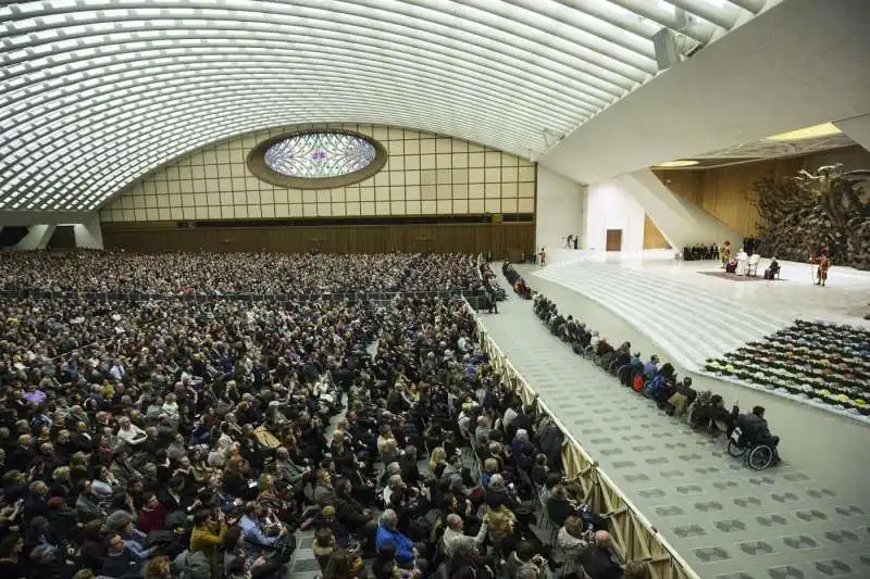 papa francesco incontra i ferrovieri in vaticano 