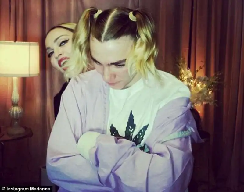 rocco ritchie e sua madre madonna