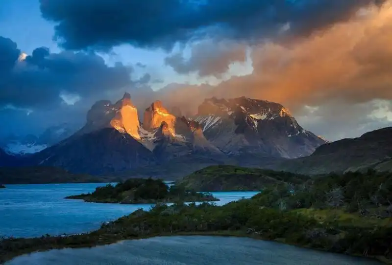 torres del paine national park   chile   foto di gleb tarro