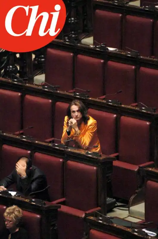 vladimir luxuria in parlamento