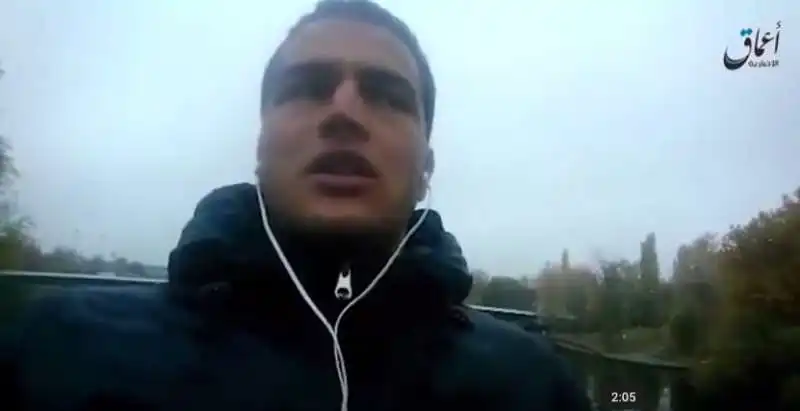 anis amri dopo l attentato a berlino  1