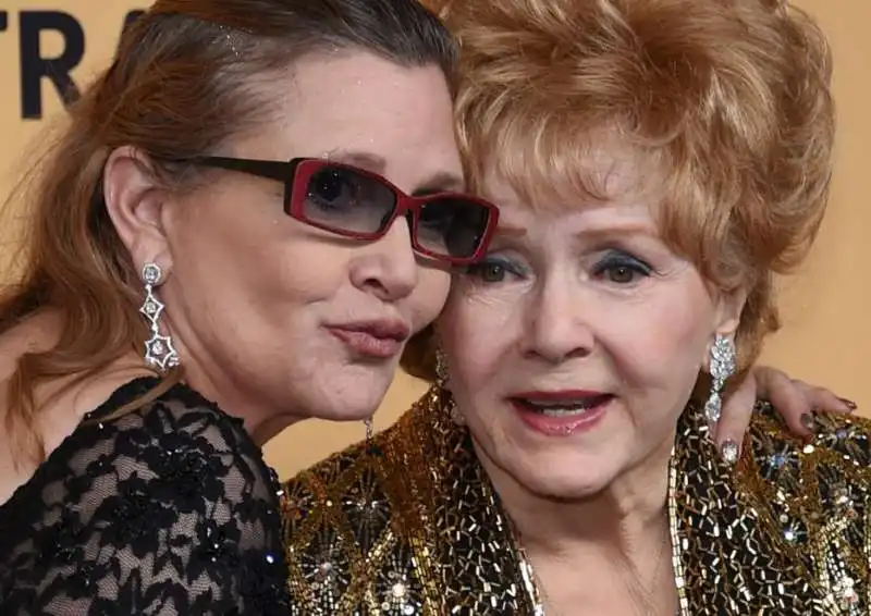 DEBBIE REYNOLDS CARRIE FISHER 1