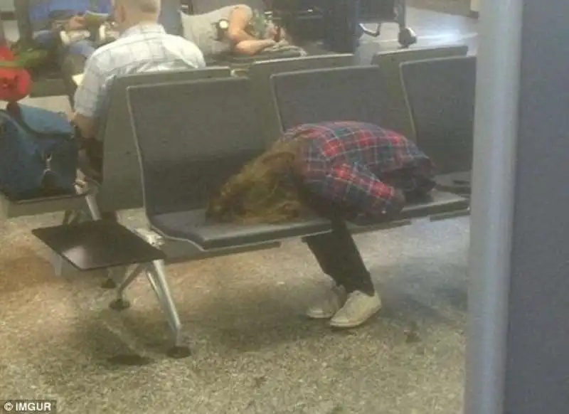 dormire in aeroporto