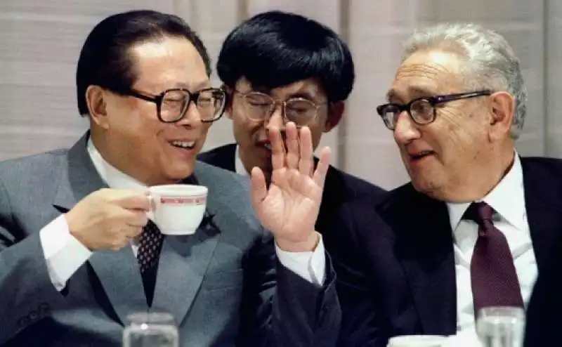 JIANG ZEMIN E KISSINGER