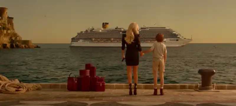 LO SPOT DI COSTA CROCIERE CON SHAKIRA