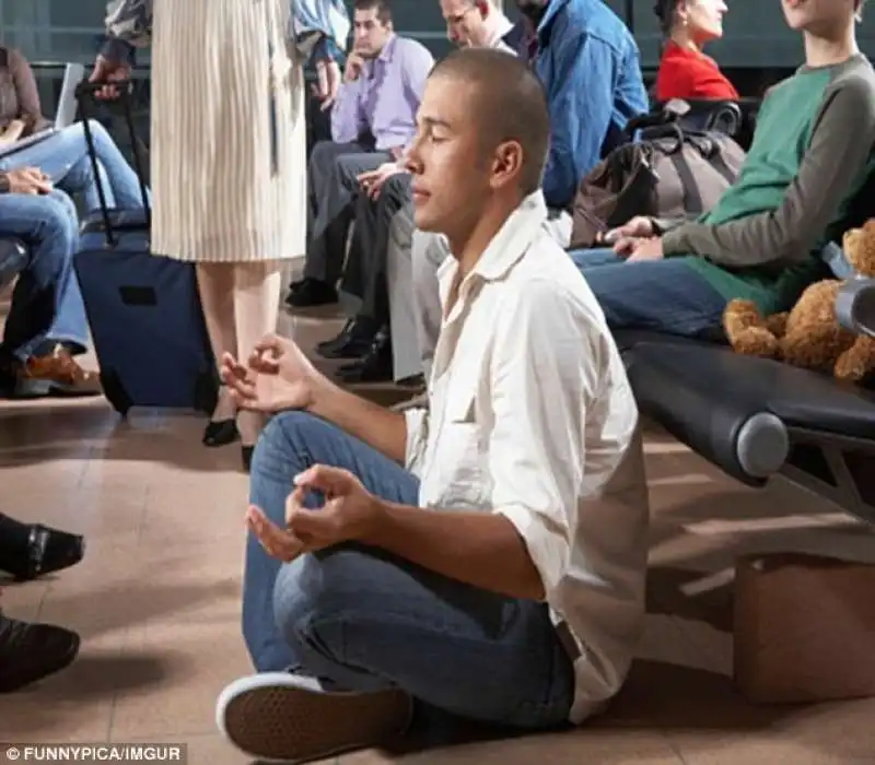 meditazione in aeroporto