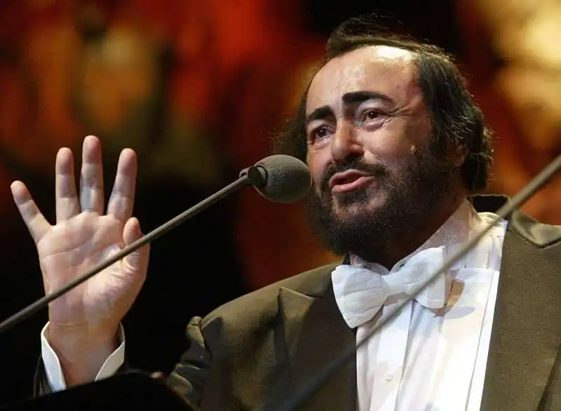 PAVAROTTI