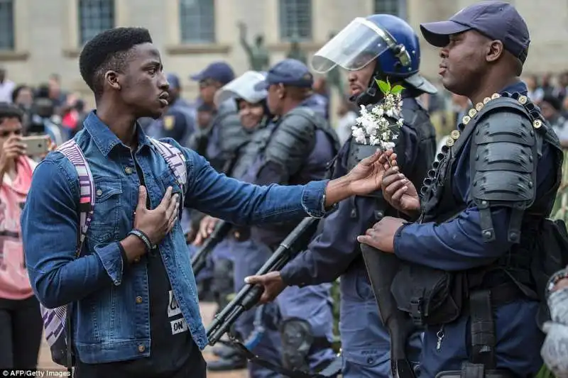 protesta studentesca in sudafrica