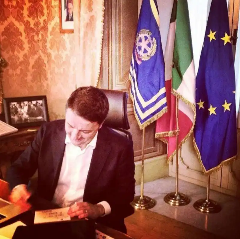 RENZI SCRIVE I SALUTI DOPO LE DIMISSIONI