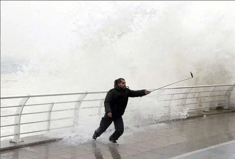 selfie nella tempesta