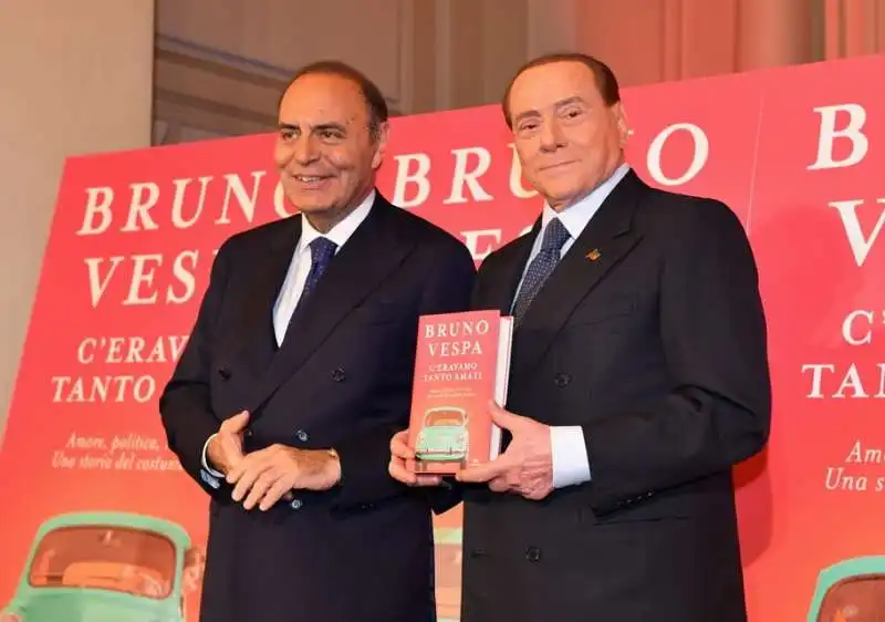 silvio berlusconi presenta il libro di vespa