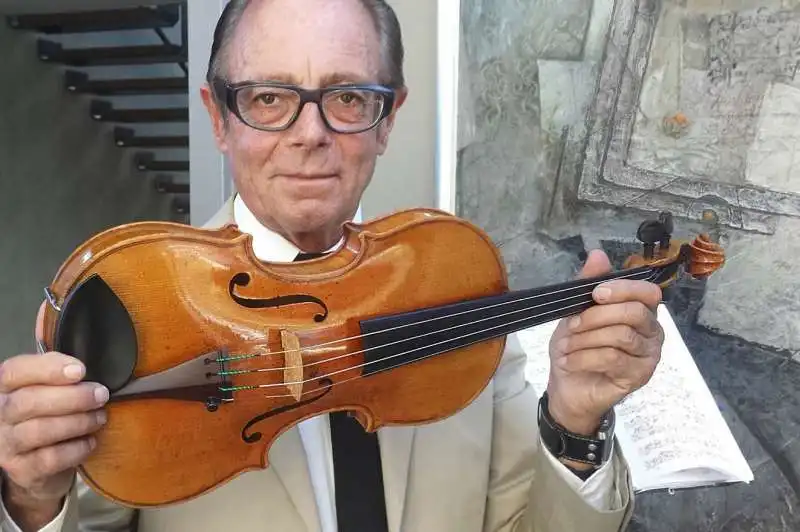 UN VIOLINO DI Giovanni Battista Guadagnini