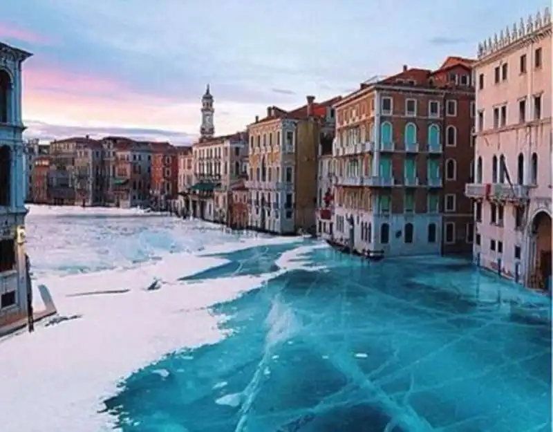 venezia ghiacciata ma l acqua era di un lago russo