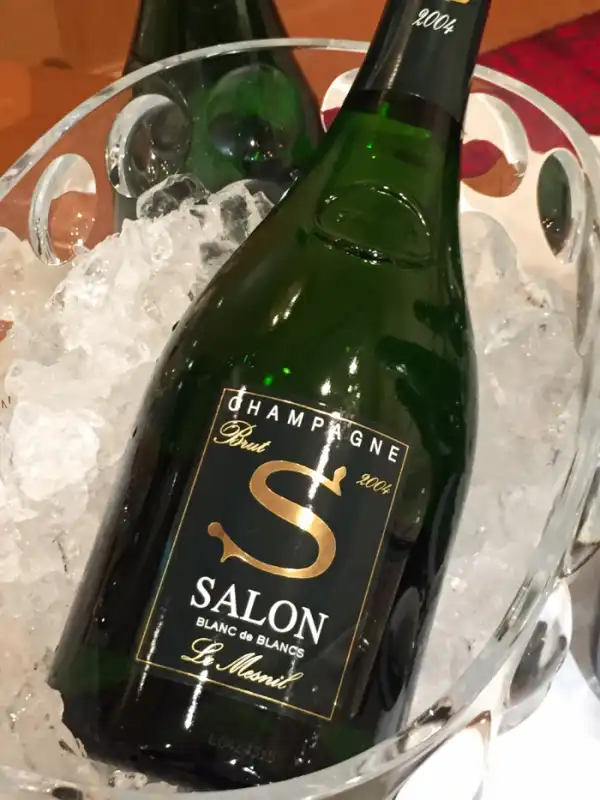 champagne salon