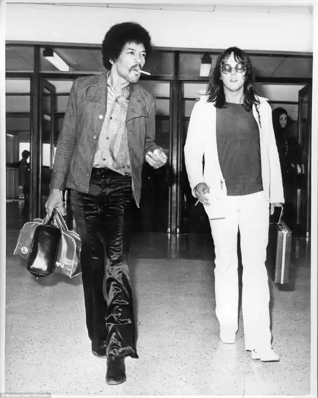 hendrix e il manager eric barrett londra 1970