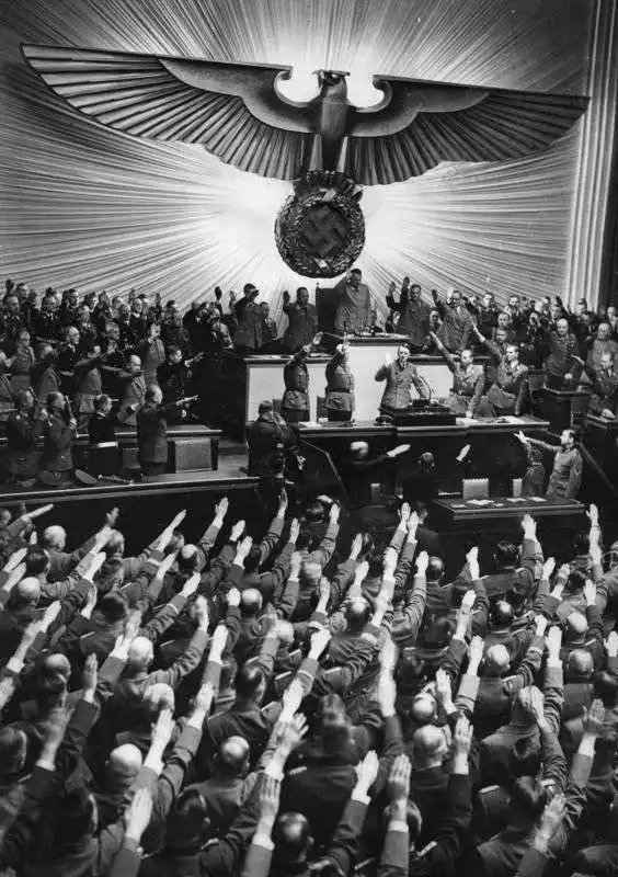 hitler dichiara guerra agli stati uniti damerica   11 dicembre 1941