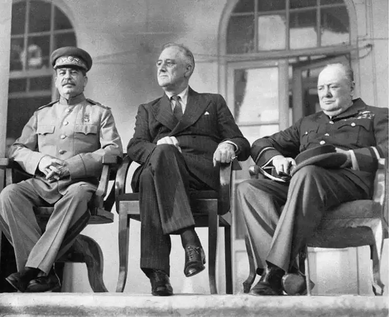 stalin churchill e roosevelt a teheran nel 1943