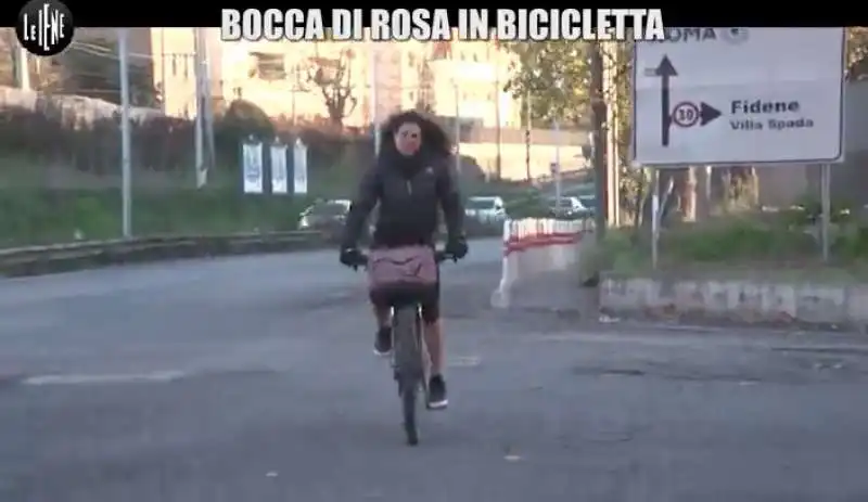 susanna la prostituta in bicicletta    1