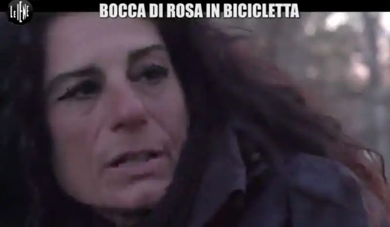 susanna la prostituta in bicicletta    15