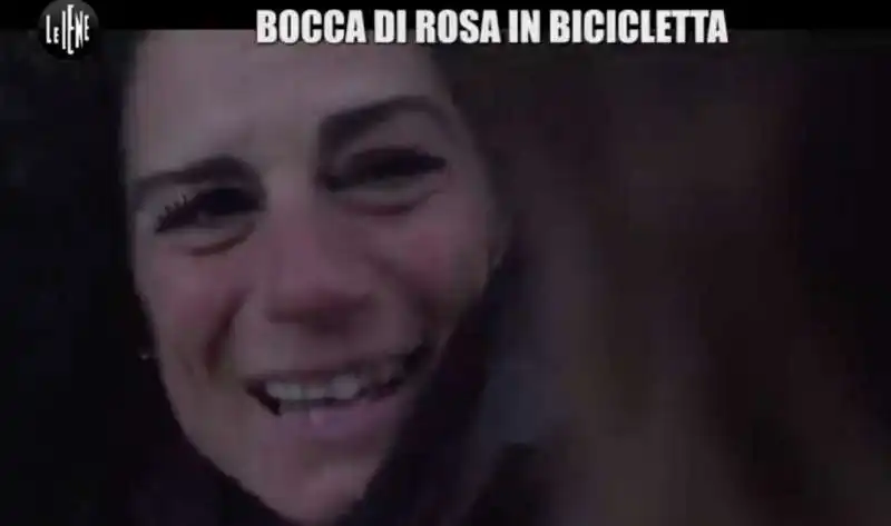 susanna la prostituta in bicicletta    16