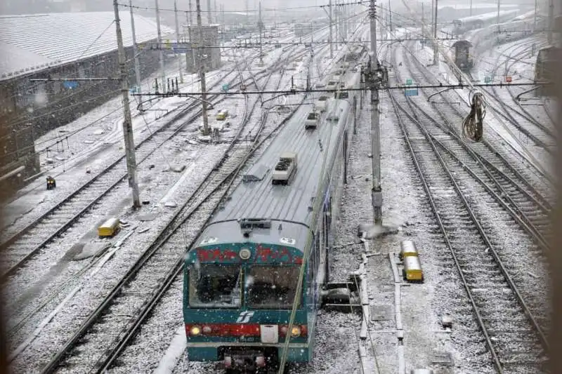 Treno maltempo1