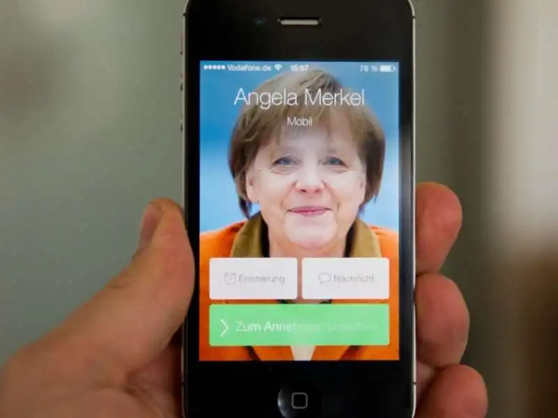 angela  merkel iphone