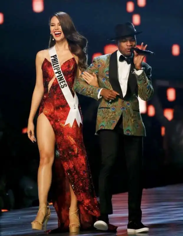 catriona gray e' miss universo 2018 10