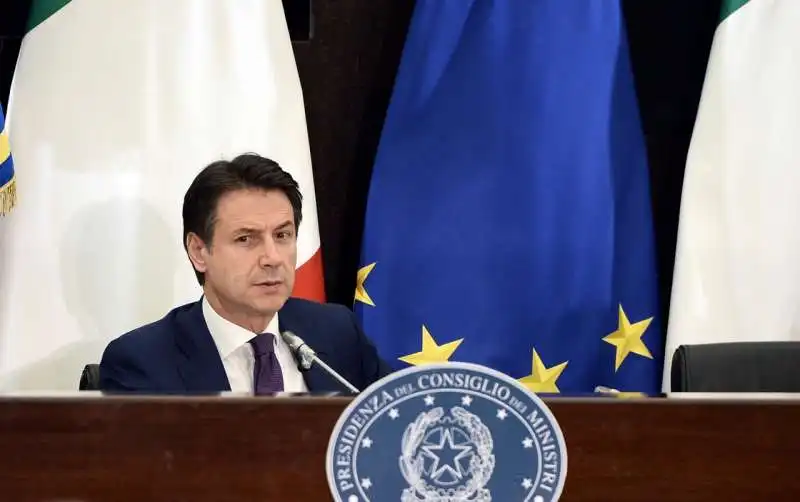 conferenza stampa di fine anno di giuseppe conte 8