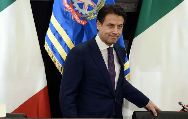 conferenza stampa di fine anno di giuseppe conte 9