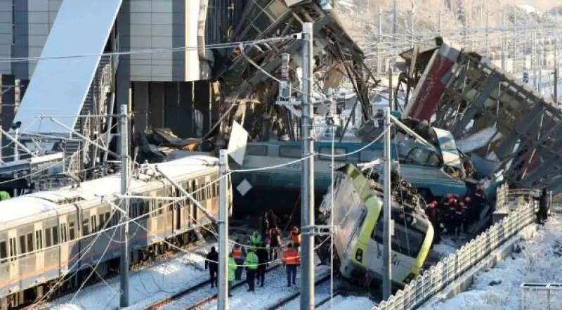 disastro ferroviario in turchia 18