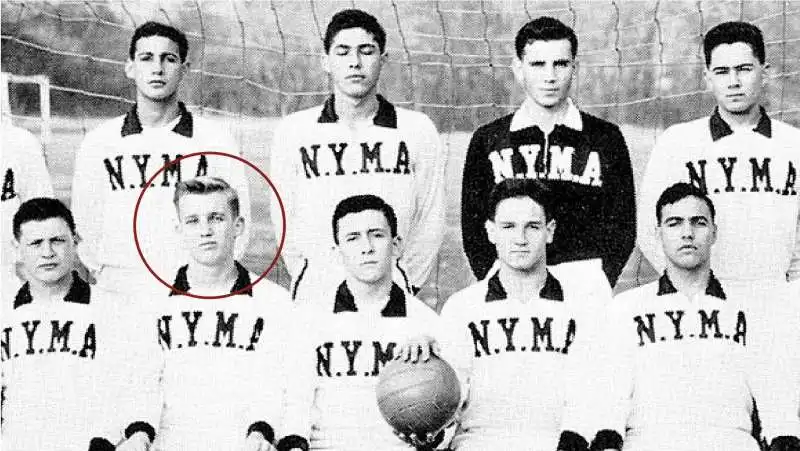 DONALD TRUMP NEW YORK NELLA SQUADRA DI CALCIO MILITARY ACADEMY