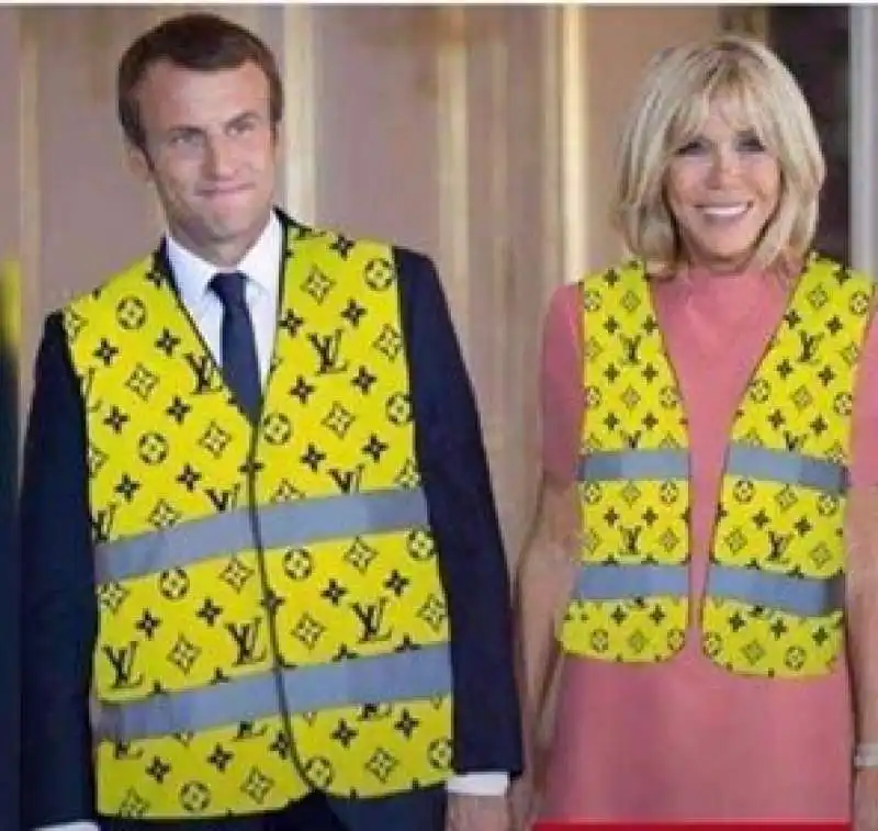 EMMANUEL MACRON BRIGITTE GILET GIALLI