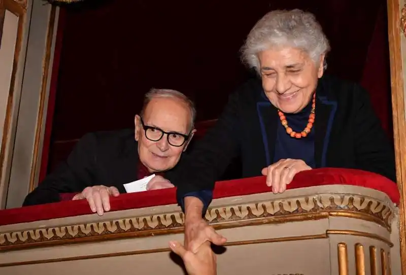 ennio morricone con la moglie maria travia (3)